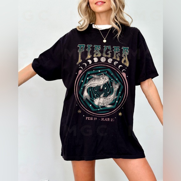 Comfort Colors Pisces Zodiac Astrology Celestial Distressed Graphic Tee - Picture 4 of 10